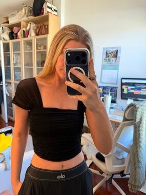 Square neck black crop top Commense